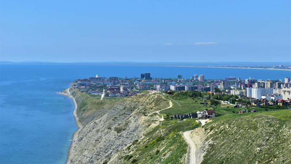 Эколог рассказала, на каких пляжах Черного моря можно будет купаться летом-2025